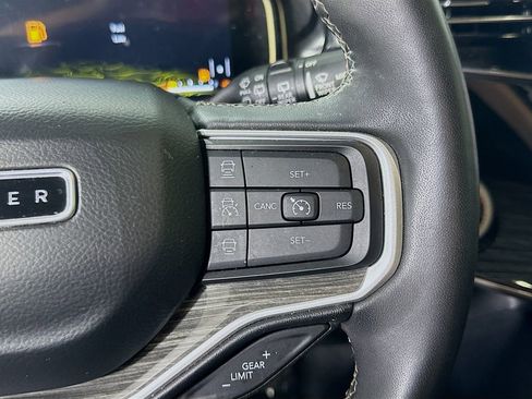 Used 2022 Jeep Wagoneer Series II image 25