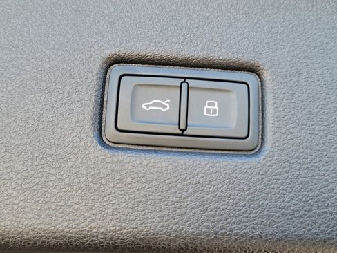 Used 2025 Audi SQ5 Premium Plus w/ Premium Plus Package image 8