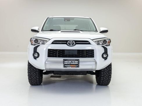 Used 2021 Toyota 4Runner TRD Off-Road AWD/4WD image 4