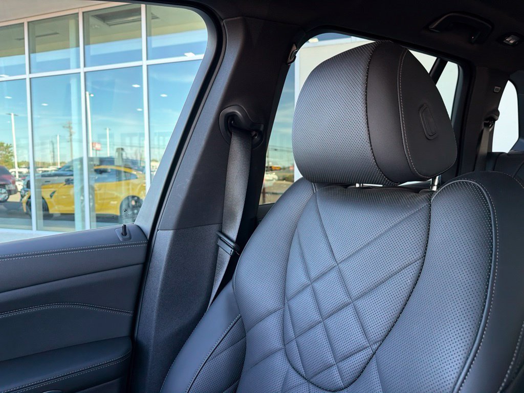 Used 2024 BMW X5 xDrive40i w/ M Sport Package AWD/4WD image 24