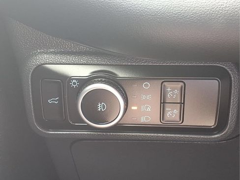 Used 2025 Ford Explorer ST RWD image 19
