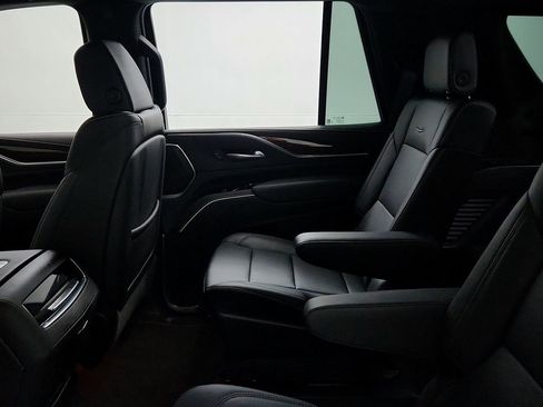 Used 2023 Cadillac Escalade Luxury AWD/4WD image 18