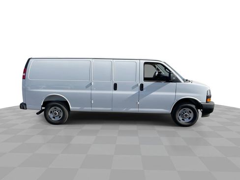 New 2025 GMC Savana 2500 Extended w/ Driver Convenience Package image 9