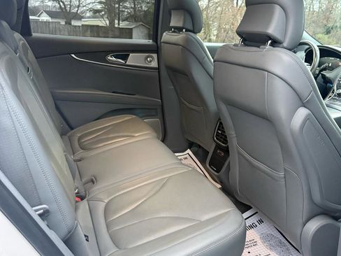 Used 2019 Lincoln Nautilus Reserve w/ Ultimate Package AWD/4WD image 9