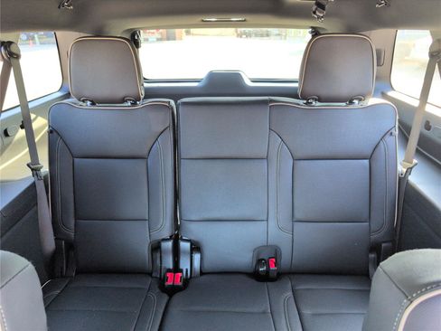 New 2026 Chevrolet Suburban Premier w/ Sun And Tow Package AWD/4WD image 32