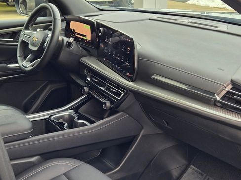 Certified 2025 Chevrolet Traverse LT image 7