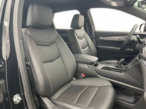 Used 2025 Cadillac XT5 Luxury w/ LPO, Floor Liner Package AWD/4WD image 32