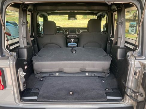 Used 2021 Jeep Wrangler Sport AWD/4WD image 31