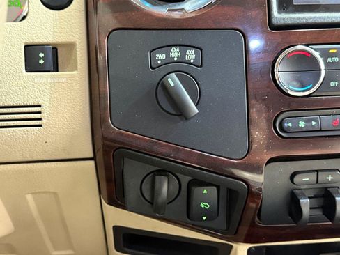 Used 2010 Ford F250 4x4 Crew Cab Super Duty image 24