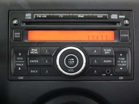 Used 2013 Nissan Versa SV w/ Convenience Pkg FWD image 19