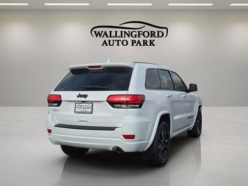 Used 2019 Jeep Grand Cherokee Altitude image 4