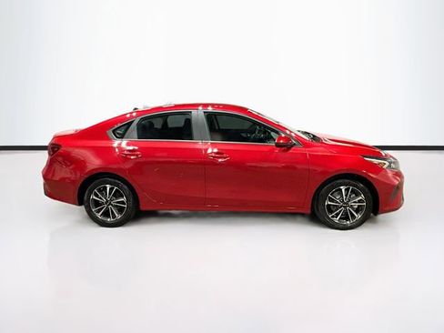 Used 2023 Kia Forte LXS FWD image 8