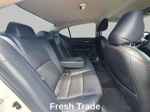 Used 2024 Nissan Altima 2.5 SR FWD image 8