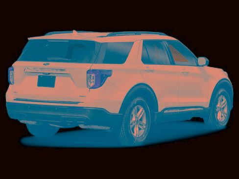 Certified 2022 Ford Explorer XLT w/ Equipment Group 202A AWD/4WD image 2