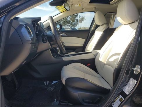 Used 2018 MAZDA MAZDA3 Grand Touring image 18