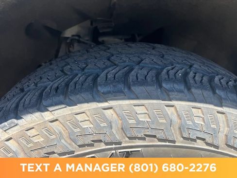 Used 2024 Chevrolet Colorado Trail Boss w/ Technology Package AWD/4WD image 10