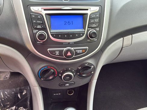 Used 2013 Hyundai Accent GS image 10