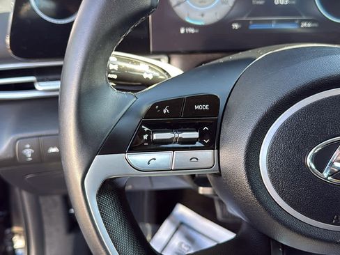 Used 2023 Hyundai Elantra Limited image 15