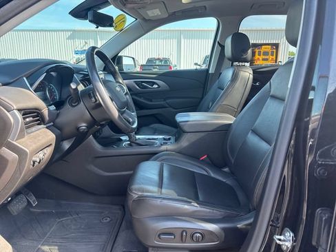 Used 2021 Chevrolet Traverse Premier w/ LPO, Floor Liner Package AWD/4WD image 11