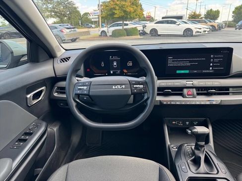 Certified 2025 Kia K4 FWD image 12