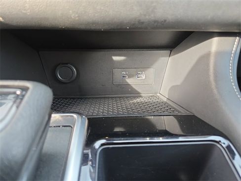 Certified 2024 Nissan Pathfinder SV image 27