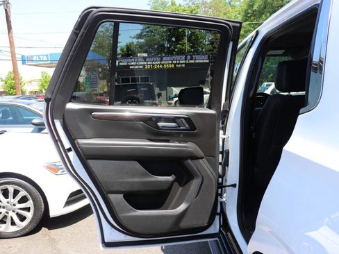 Used 2025 Chevrolet Tahoe LT AWD/4WD image 31