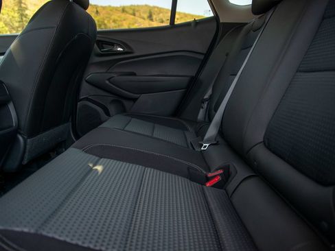 New 2026 Chevrolet Trax LT w/ Sunroof Package FWD image 13