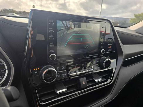 Used 2022 Toyota Highlander XLE image 31