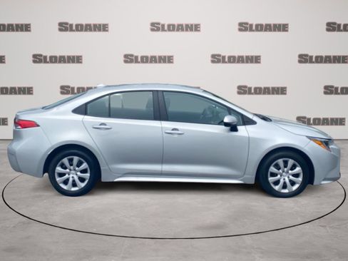 Used 2025 Toyota Corolla LE FWD image 6