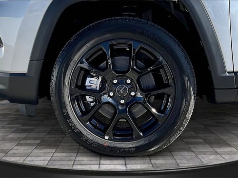 New 2026 Jeep Compass Latitude image 12