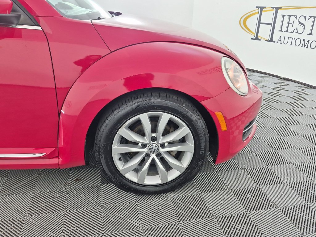 Used 2014 Volkswagen Beetle TDI FWD image 11