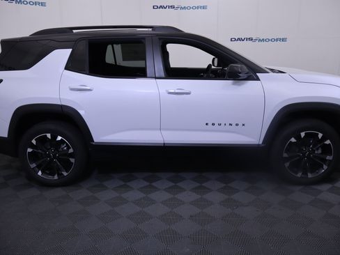 New 2026 Chevrolet Equinox RS w/ Convenience Package III AWD/4WD image 5