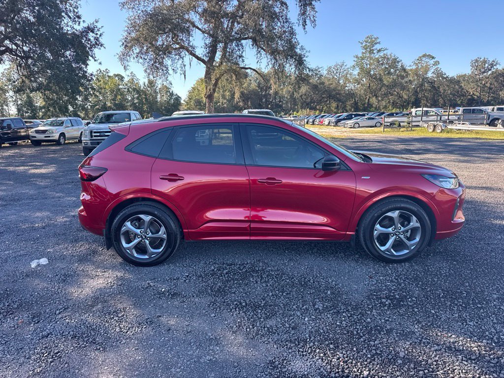 Used 2023 Ford Escape ST-Line w/ Tech Pack #1 FWD image 5