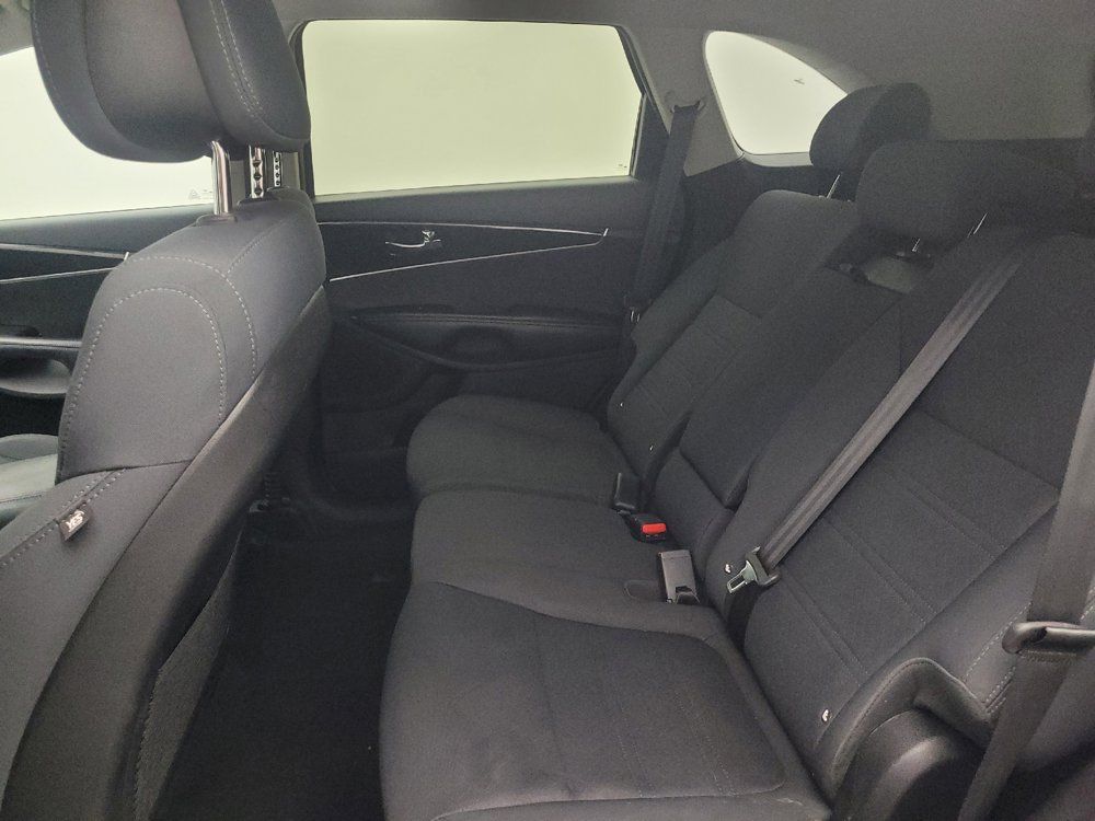Used 2016 Kia Sorento FWD image 18