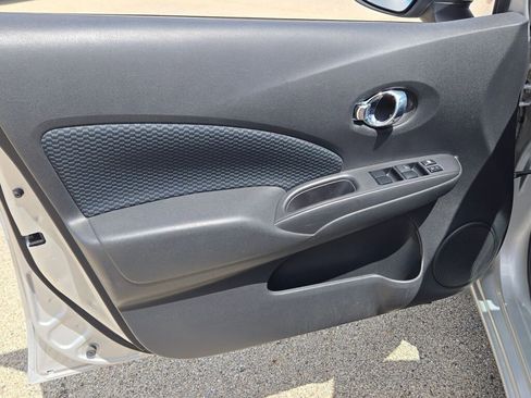 Used 2015 Nissan Versa Note SV FWD image 19