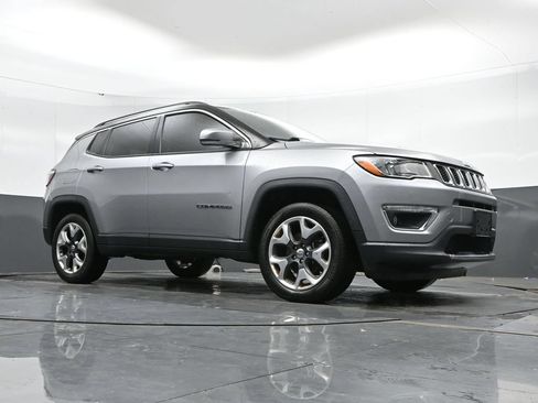 Used 2018 Jeep Compass Limited AWD/4WD image 41