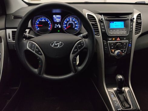 Used 2017 Hyundai Elantra GT image 22