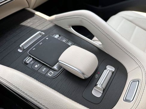Certified 2026 Mercedes-Benz GLS 450 4MATIC image 31