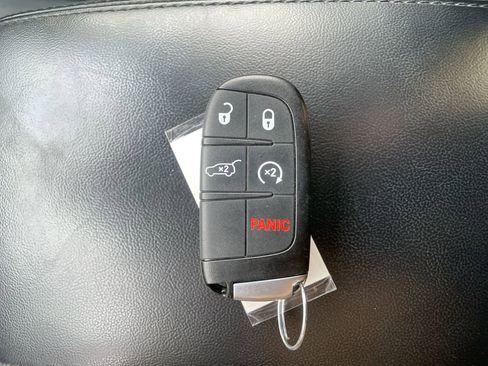 Used 2020 Jeep Grand Cherokee Limited image 30