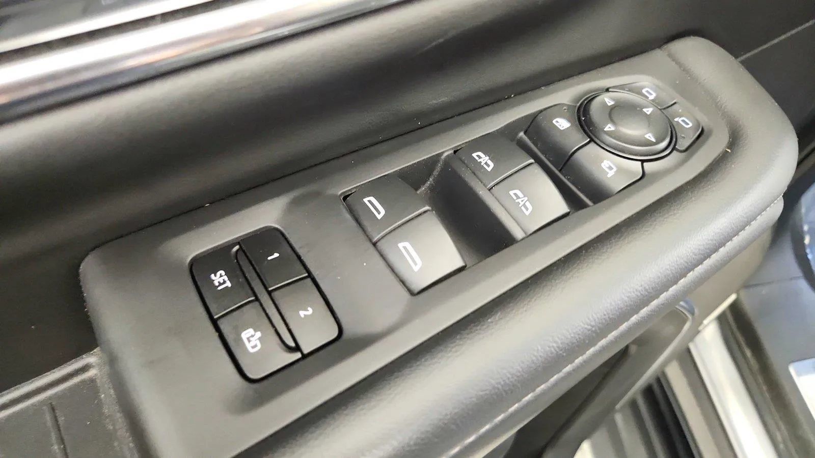 Used 2023 Chevrolet Tahoe LT w/ LT Signature Package AWD/4WD image 23