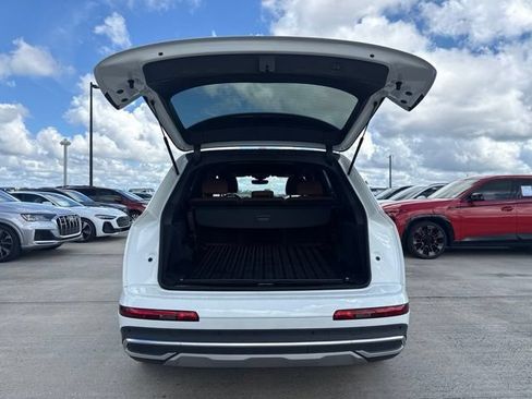 Used 2023 Audi Q7 3.0T Premium AWD/4WD image 9