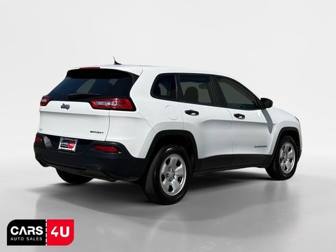 Used 2015 Jeep Cherokee Sport image 7