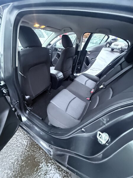 Used 2014 MAZDA MAZDA3 i Touring FWD image 15