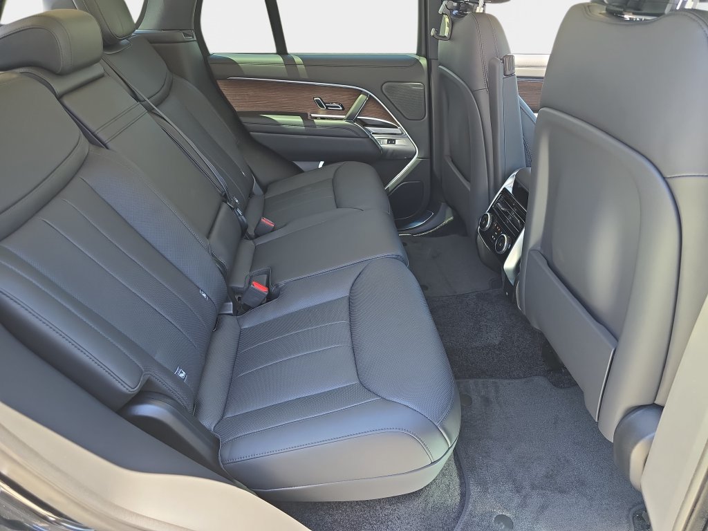 New 2026 Land Rover Range Rover SE AWD/4WD image 11