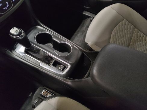 Used 2020 Chevrolet Equinox LS image 26