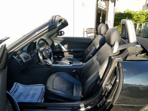 Used 2003 BMW Z4 2.5i image 18