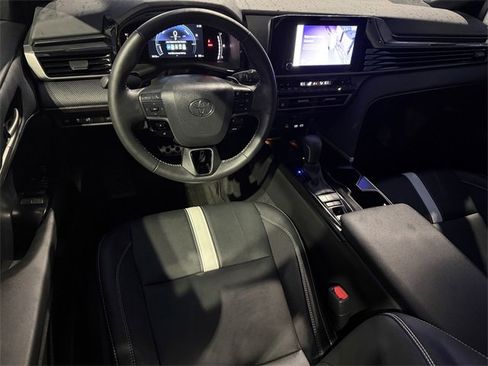 Used 2025 Toyota Camry SE image 33