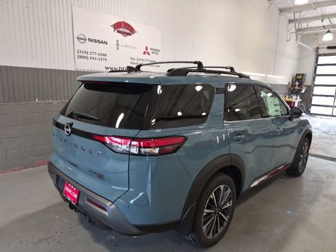 New 2026 Nissan Pathfinder Platinum AWD/4WD image 3