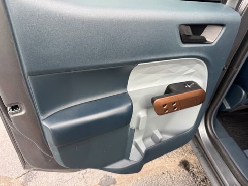 Used 2022 Ford Maverick Lariat w/ Lariat Luxury Package image 12