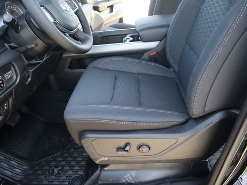 New 2026 RAM 1500 4x4 Crew Cab image 12